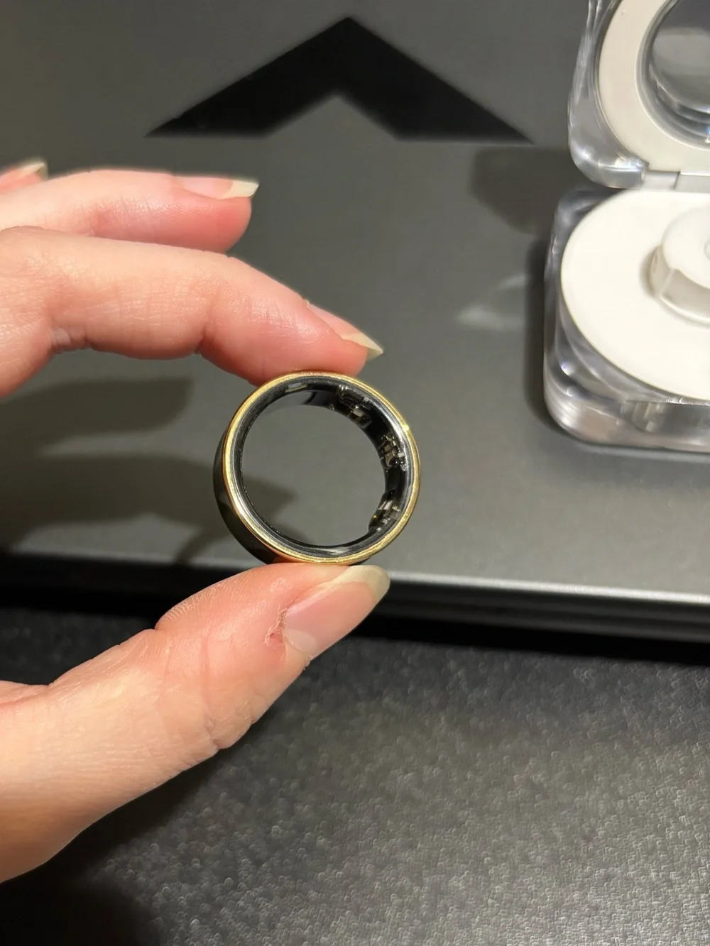 Samsung Galaxy Ring with Magnetic Wireless Charger - Size 10